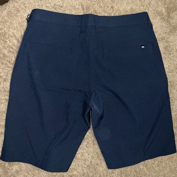 Travis Mathew Beck Shorts Blue 9.5” Size 40 NWT - Picture 8 of 9